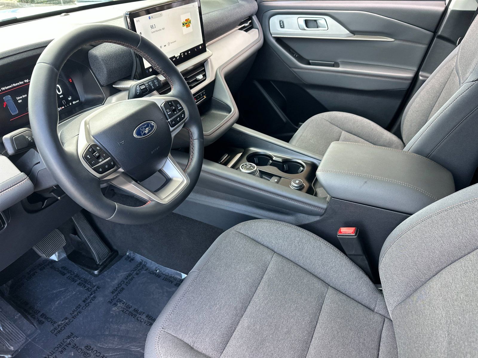 Certified 2025 Ford Explorer Active RWD image 9