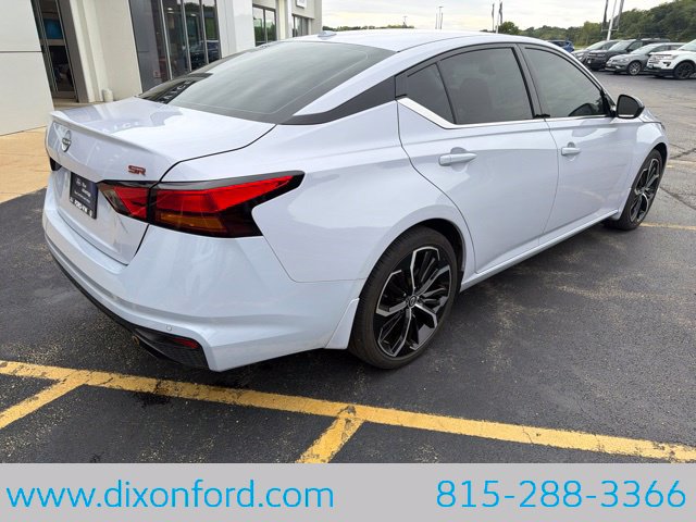 Used 2024 Nissan Altima 2.5 SR w/ SR Premium Package FWD image 9