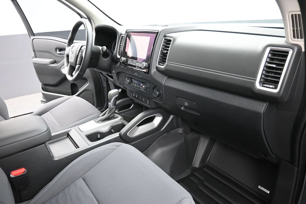 Used 2022 Nissan Frontier SV RWD image 14