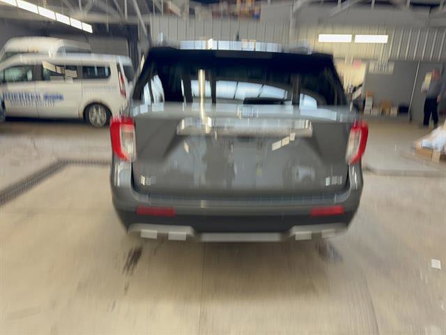 Certified 2024 Ford Explorer XLT w/ Equipment Group 202A image 3