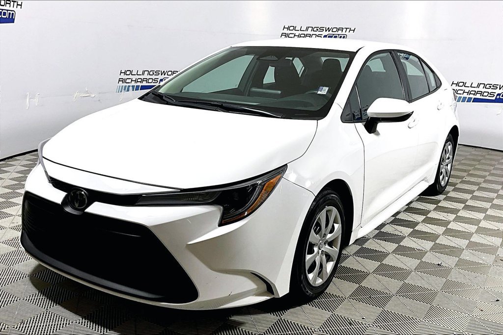 Used 2026 Toyota Corolla LE FWD image 1