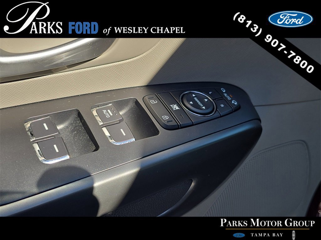 Used 2017 Kia Sedona LX w/ LX Essentials Premium Package image 18