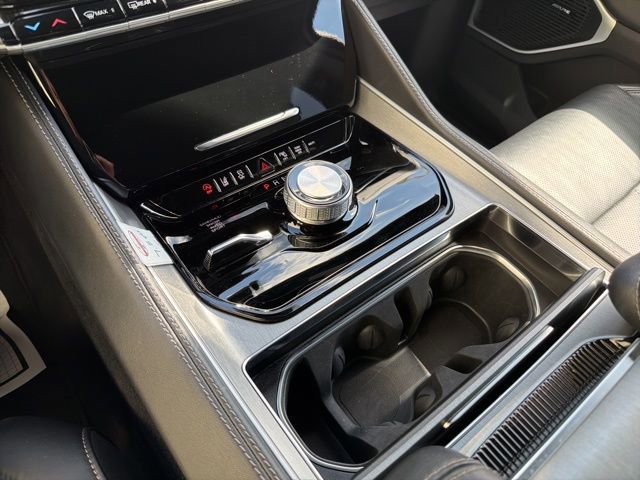 Used 2025 Jeep Wagoneer L 4WD image 7