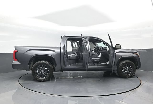 Used 2025 Toyota Tundra Platinum AWD/4WD image 31