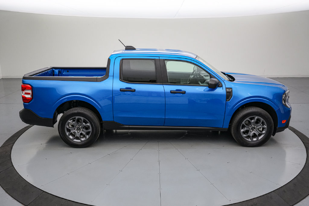 Certified 2025 Ford Maverick XLT w/ Equipment Group 302A AWD/4WD image 3