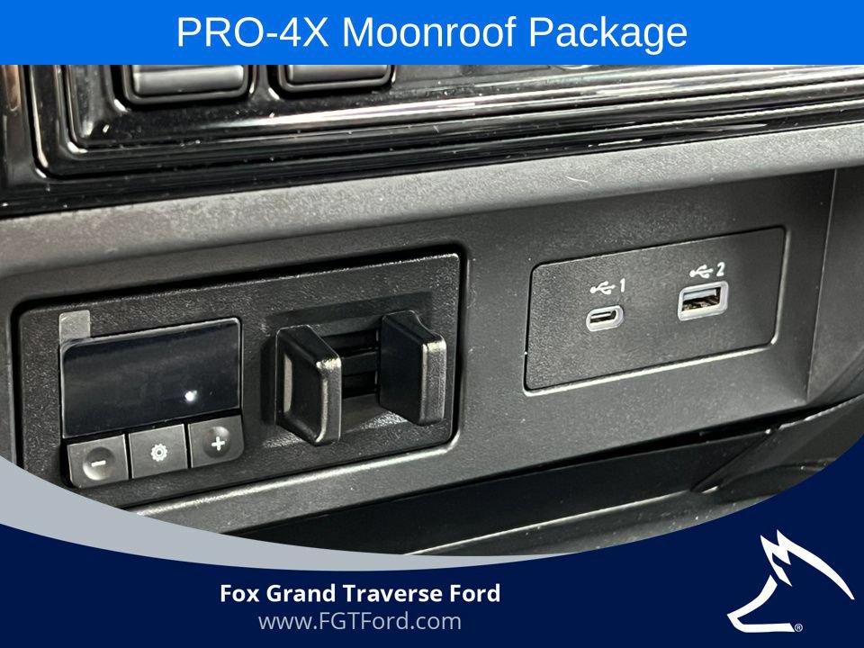 Used 2022 Nissan Titan PRO-4X w/ Pro-4x Convenience Package AWD/4WD image 32