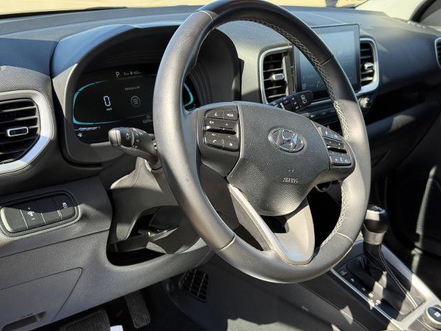 Used 2025 Hyundai Venue SEL image 14