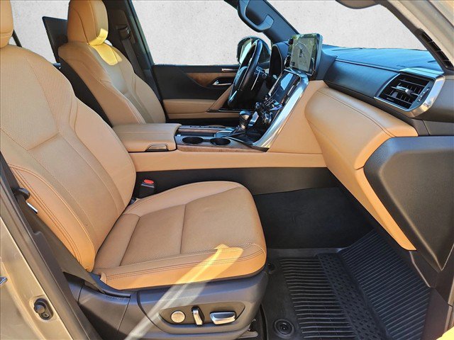 Used 2023 Lexus LX 600 4WD w/ Appearance Package image 23