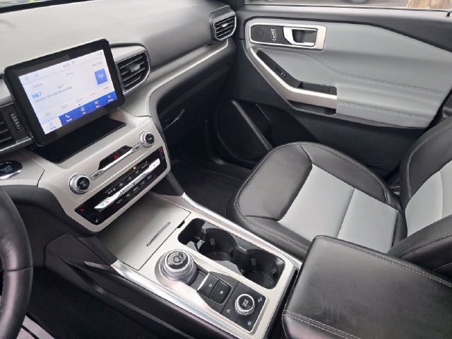 Certified 2023 Ford Explorer XLT w/ Equipment Group 202A AWD/4WD image 35