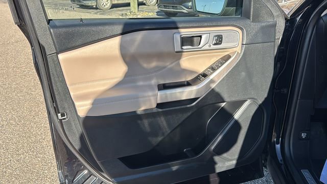 Certified 2023 Ford Explorer Limited w/ Equipment Group 301A image 11