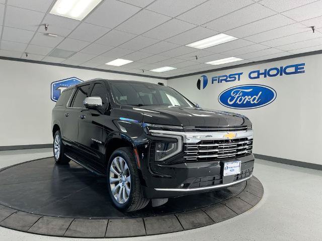 Used 2025 Chevrolet Suburban Premier w/ Sun And Tow Package AWD/4WD image 16