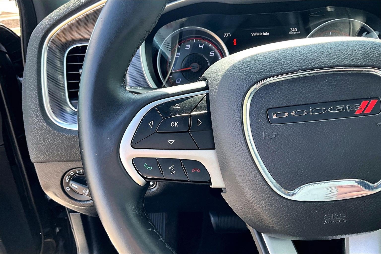 Used 2017 Dodge Charger SXT RWD image 11