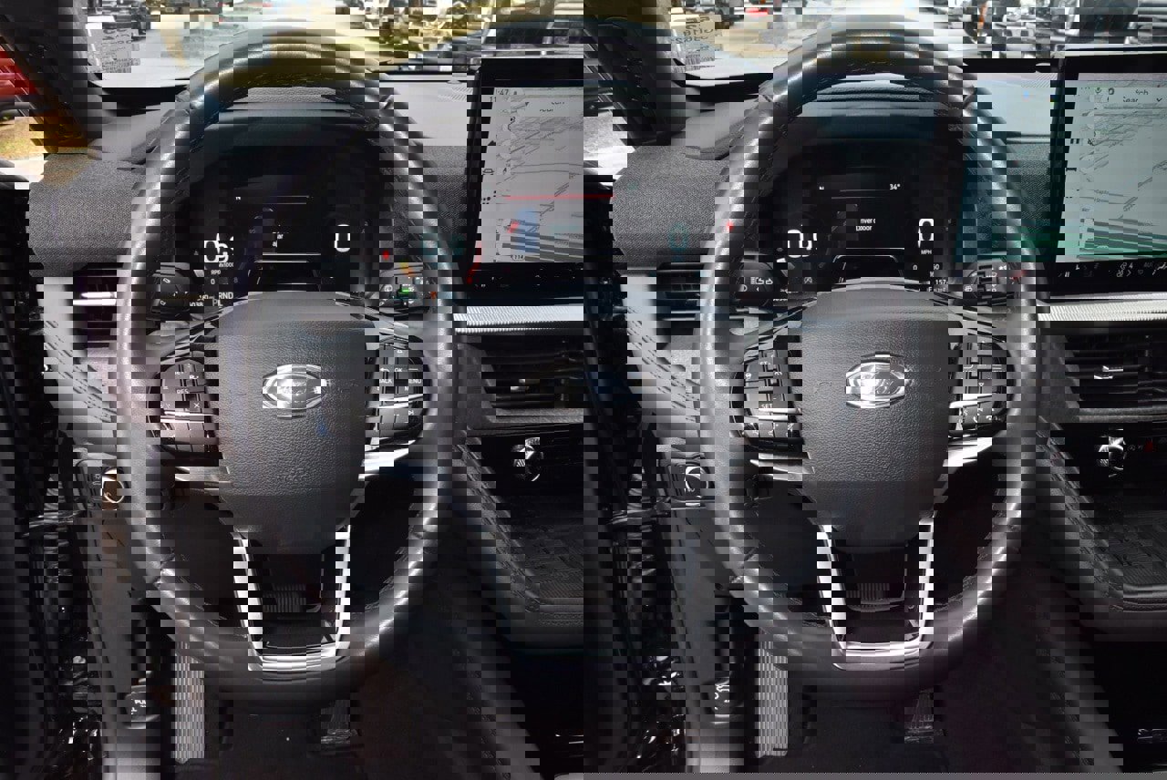 Certified 2025 Ford Explorer Platinum w/ LUX Leather Package image 24