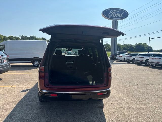 Used 2024 Jeep Wagoneer Series III AWD/4WD image 10
