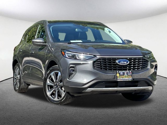 Certified 2025 Ford Escape Platinum AWD/4WD image 19