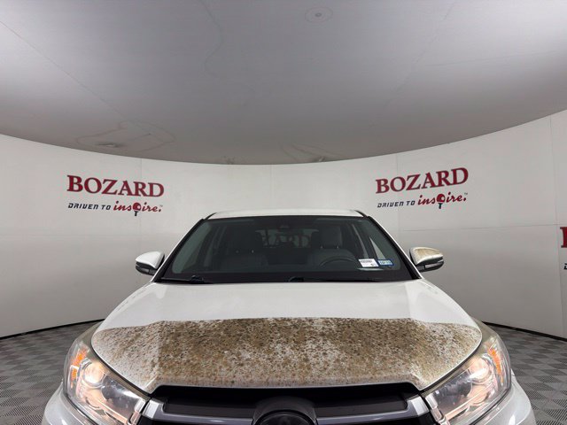 Used 2017 Toyota Highlander LE FWD image 4