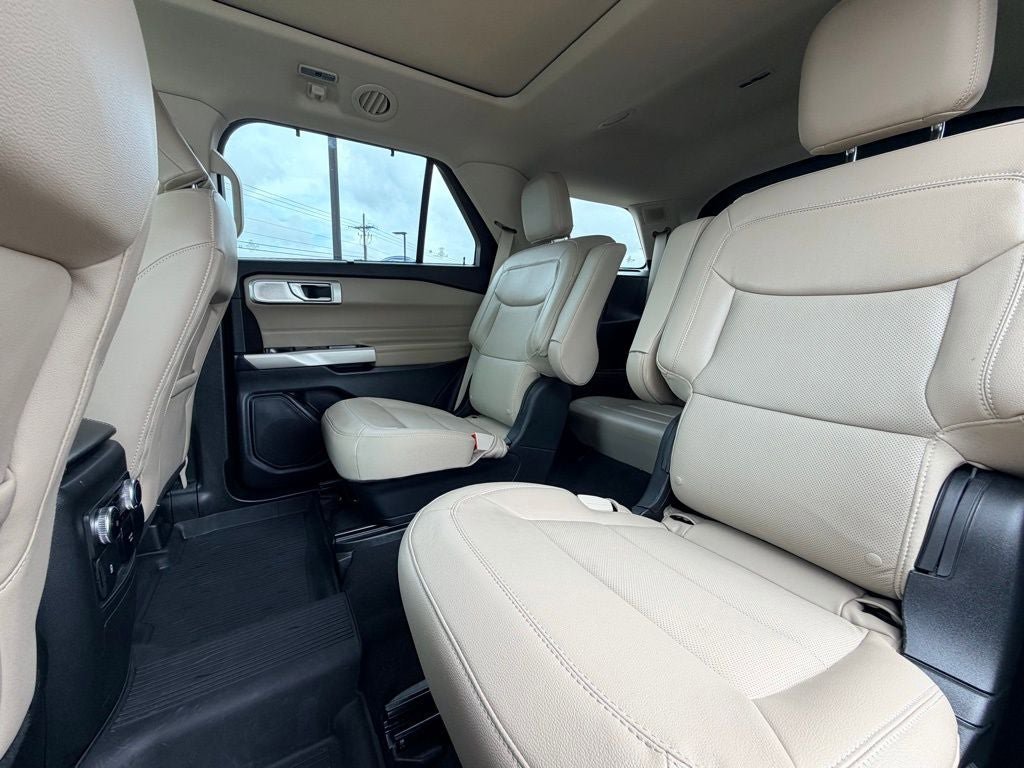 Certified 2023 Ford Explorer Limited w/ Limited Technology Package RWD image 16