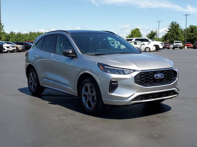 Certified 2024 Ford Escape ST-Line w/ Tech Pack #1 AWD/4WD image 2
