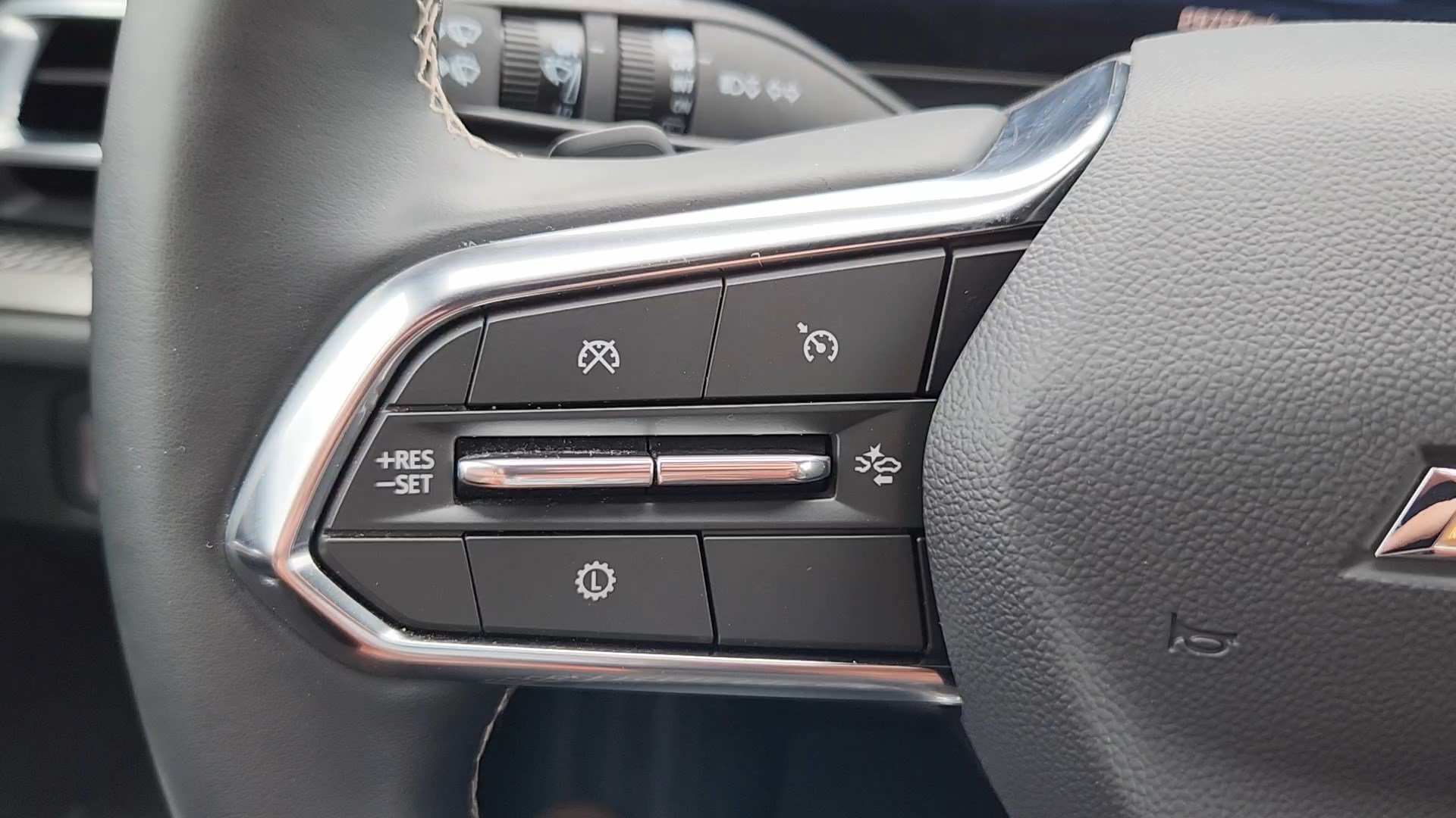 Used 2026 Chevrolet Traverse LT AWD/4WD image 12