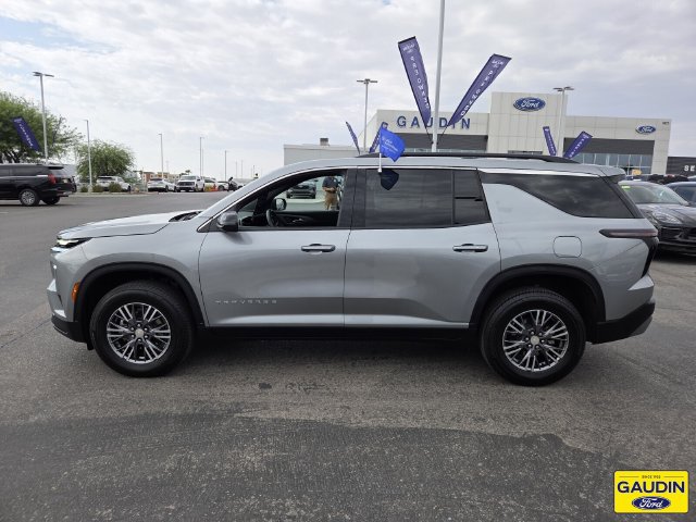 Used 2026 Chevrolet Traverse LT FWD image 4