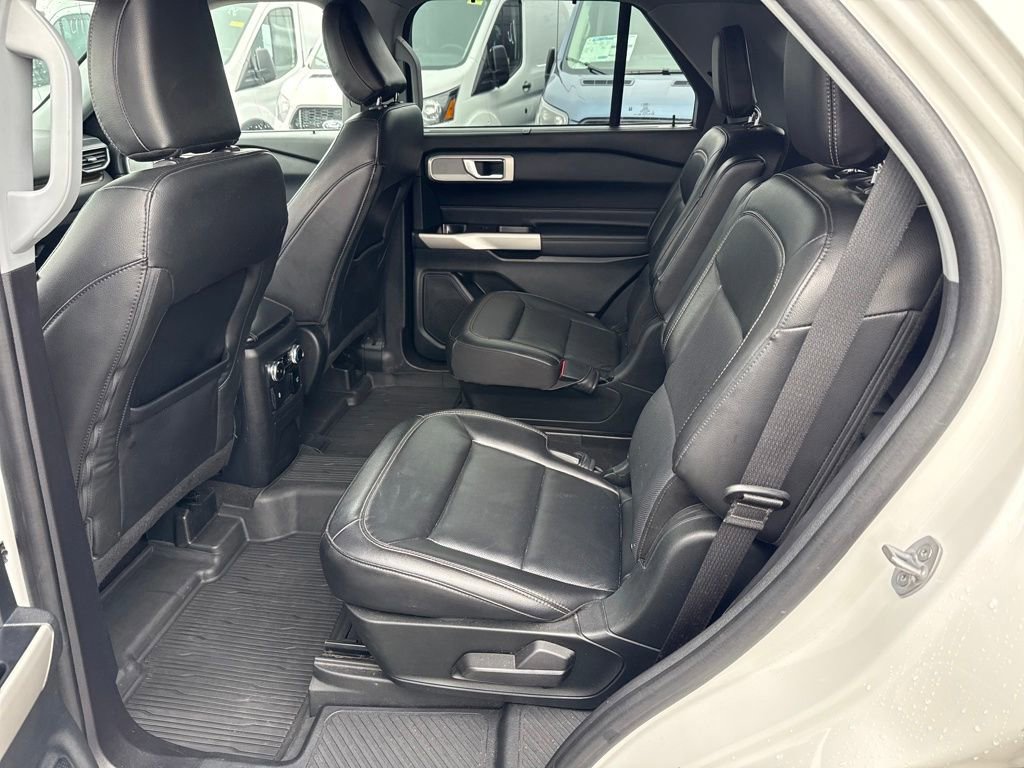 Certified 2022 Ford Explorer Limited w/ Hybrid Equipment Group 310A image 22