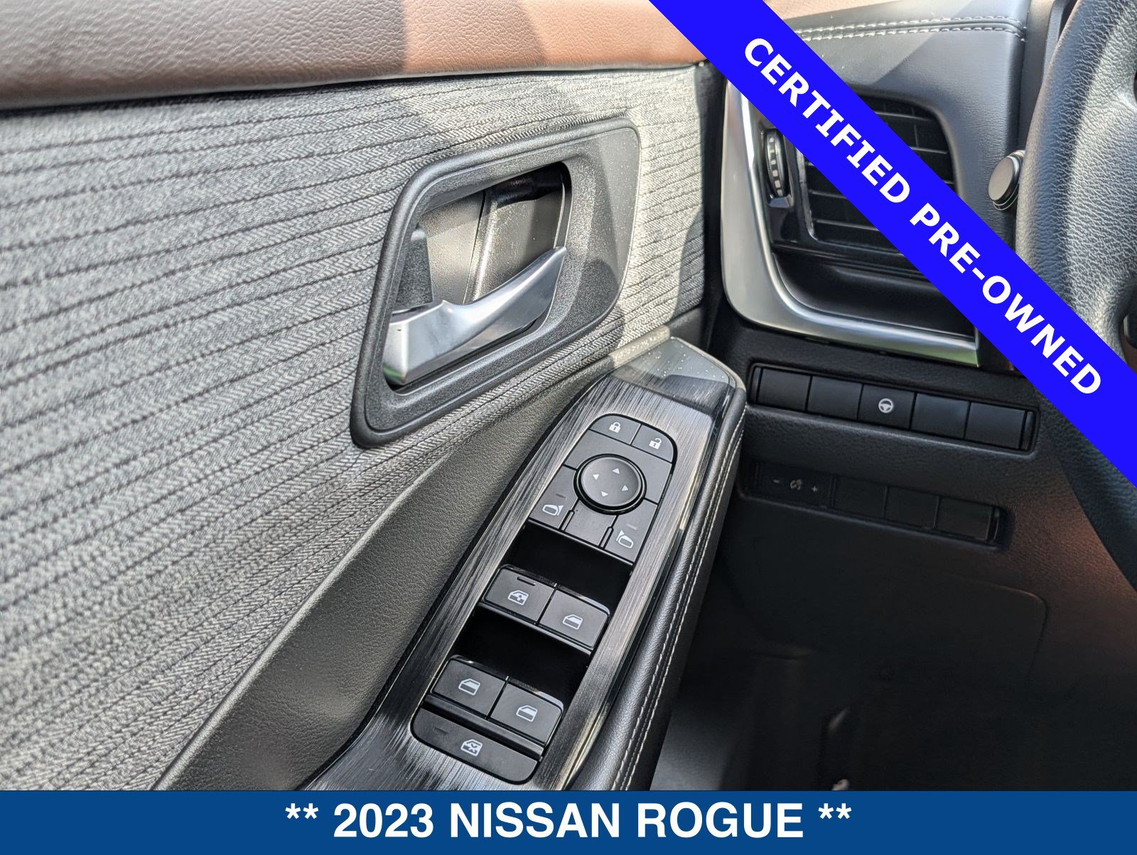 Used 2023 Nissan Rogue SV FWD image 24