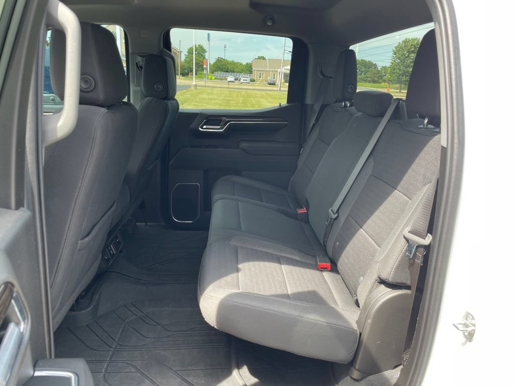 Used 2023 Chevrolet Silverado 1500 RST w/ Redline Edition AWD/4WD image 10