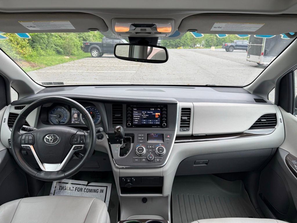 Used 2019 Toyota Sienna XLE w/ XLE Navigation Package AWD/4WD image 14