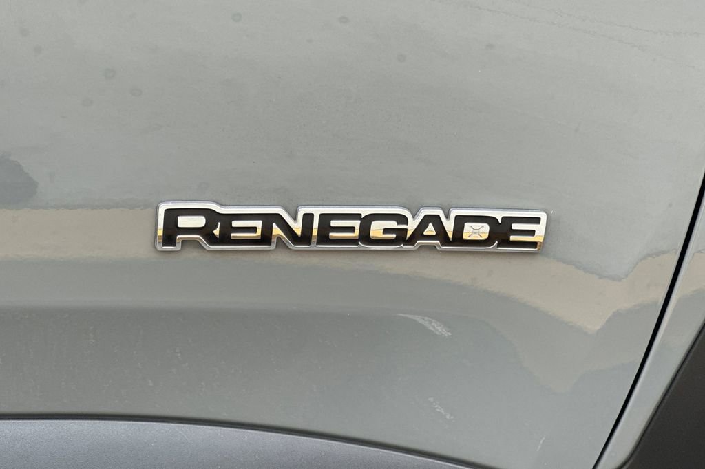 Used 2021 Jeep Renegade Latitude AWD/4WD image 30