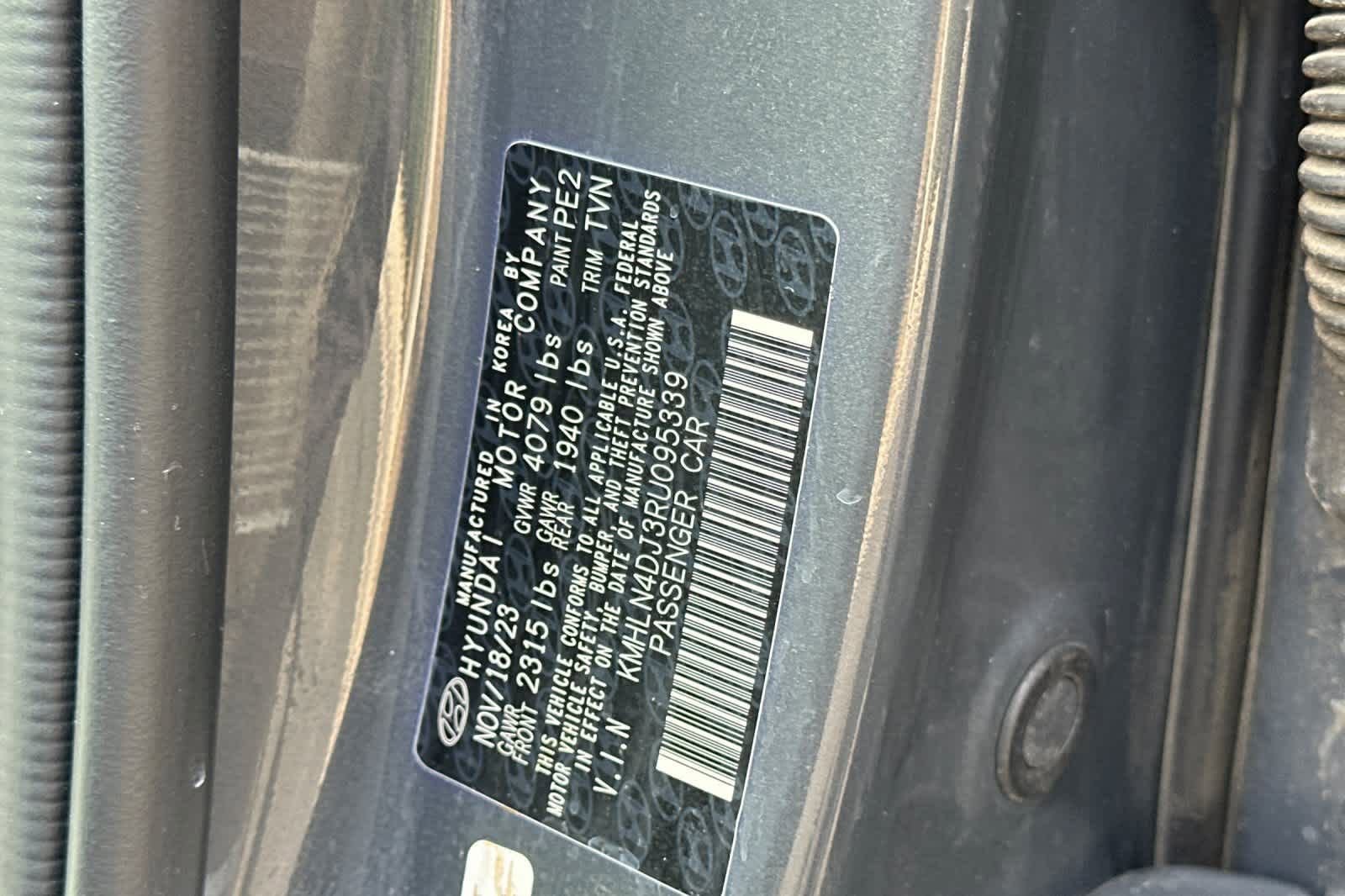 Used 2024 Hyundai Elantra Limited image 29