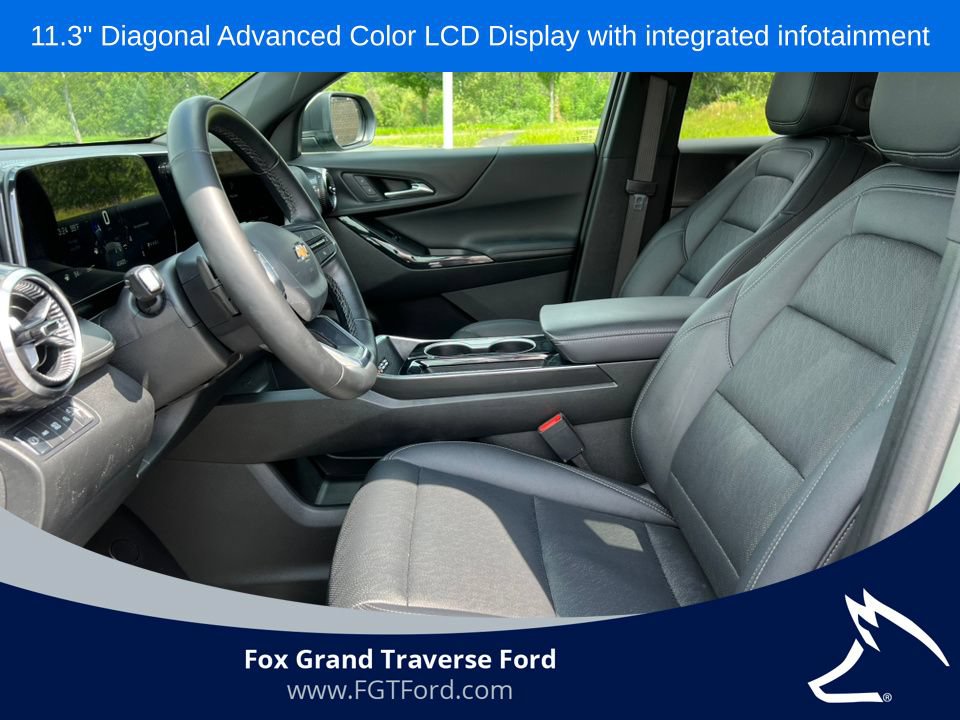 Used 2025 Chevrolet Equinox LT w/ Convenience Package II AWD/4WD image 3