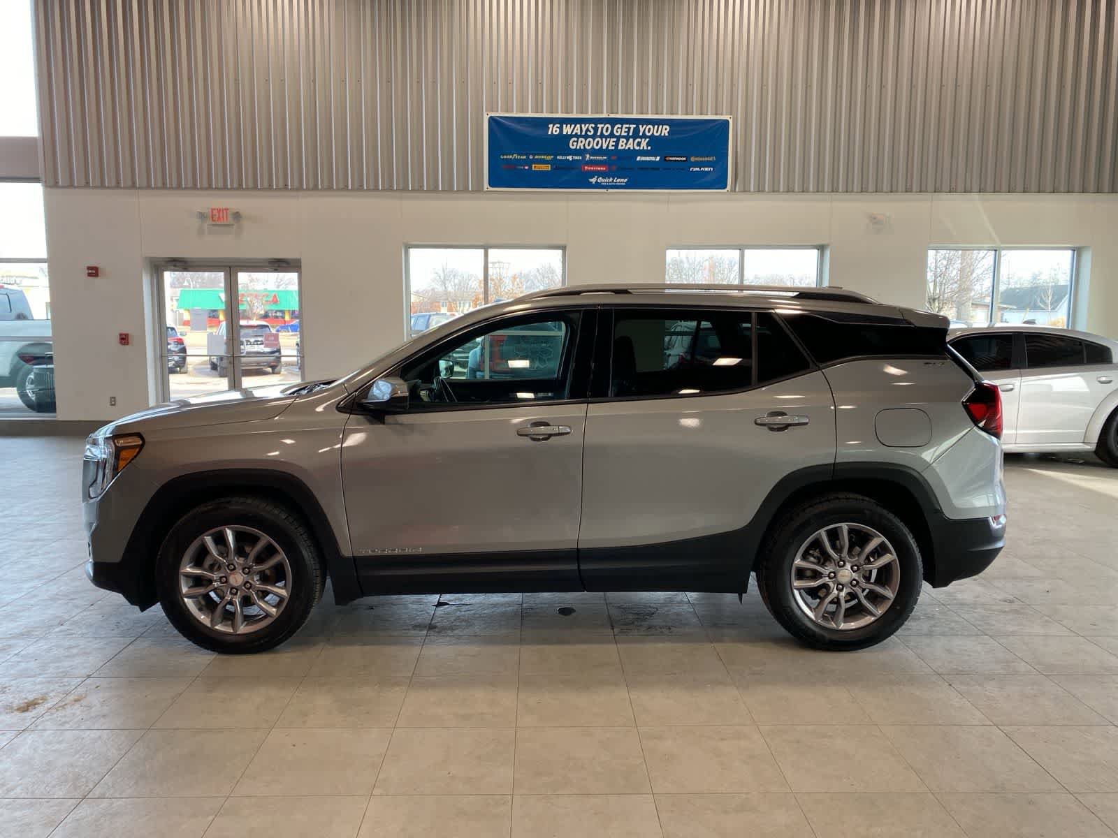 Used 2024 GMC Terrain SLT FWD video 2