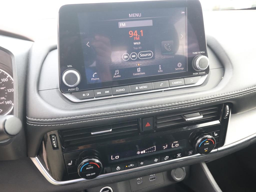 Used 2023 Nissan Rogue SV w/ SV Premium Package image 19