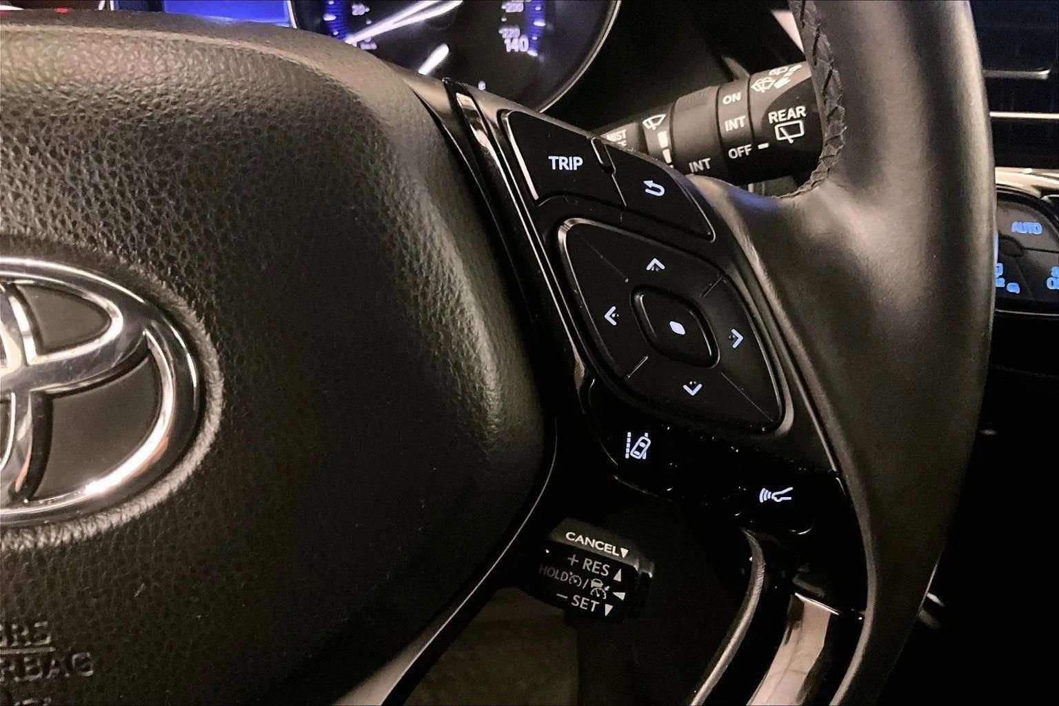 Used 2019 Toyota C-HR XLE image 18