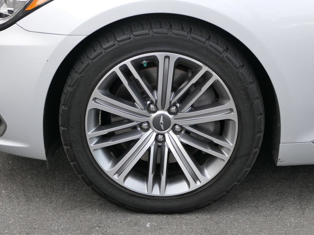 Used 2018 Genesis G80 3.8 RWD image 11