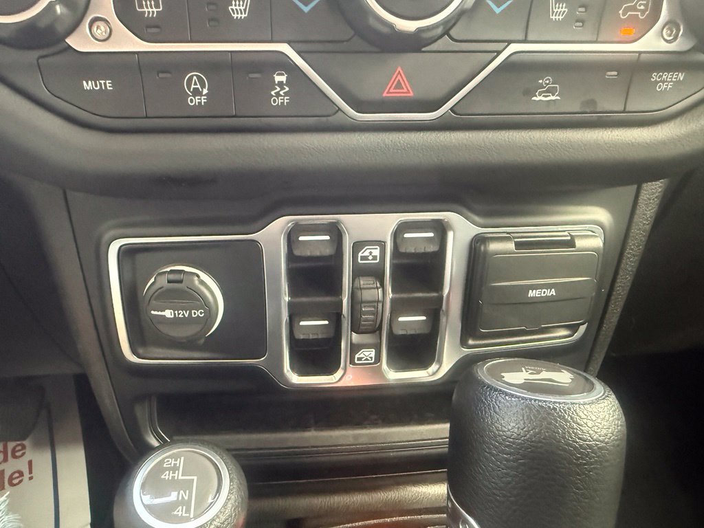 Used 2024 Jeep Wrangler Unlimited Sahara AWD/4WD image 30