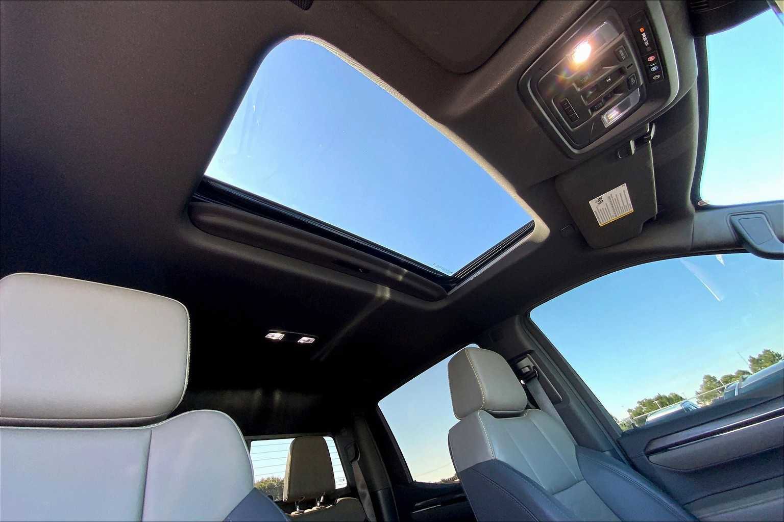 Used 2024 Chevrolet Silverado 1500 ZR2 w/ Technology Package image 13