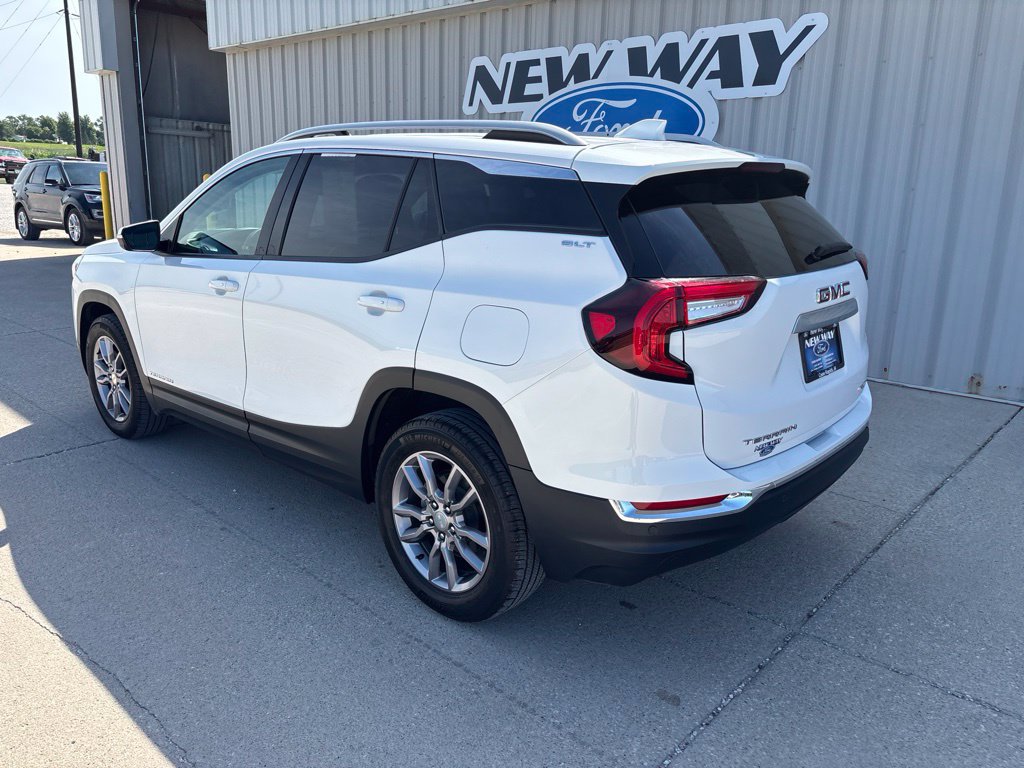 Used 2023 GMC Terrain SLT w/ Tech Package AWD/4WD image 8