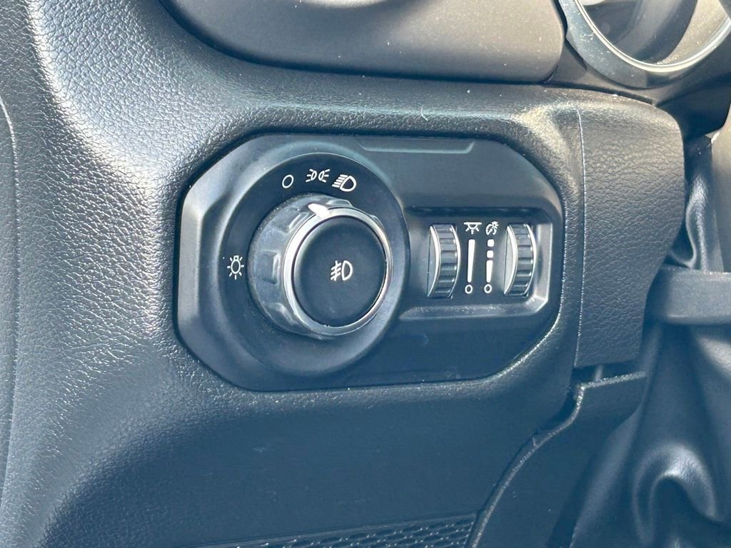 Used 2022 Jeep Wrangler Sport AWD/4WD image 29