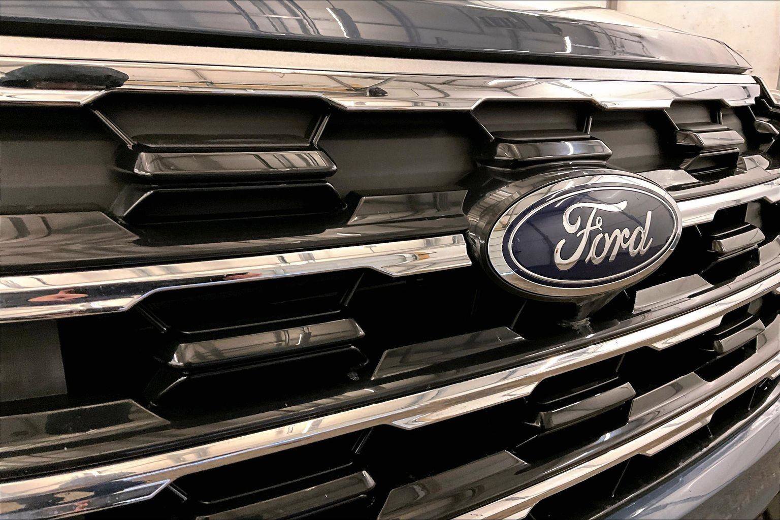 Certified 2025 Ford Explorer Active image 30