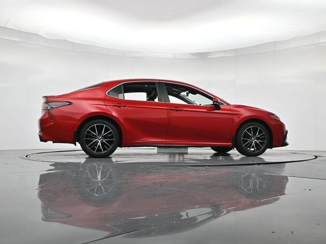Used 2024 Toyota Camry SE w/ Convenience Package FWD image 32
