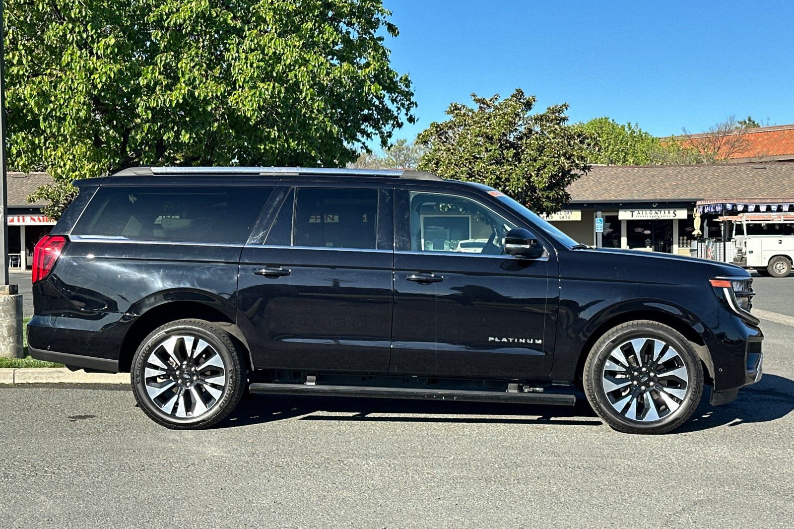 Certified 2025 Ford Expedition Max Platinum w/ Driver's Package image 7