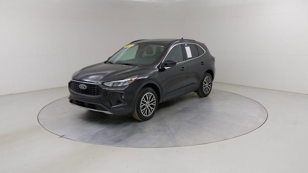 Certified 2025 Ford Escape SE w/ Class II Trailer Tow Package FWD image 20