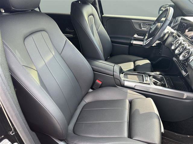 Used 2025 Mercedes-Benz GLB 250 4MATIC image 15