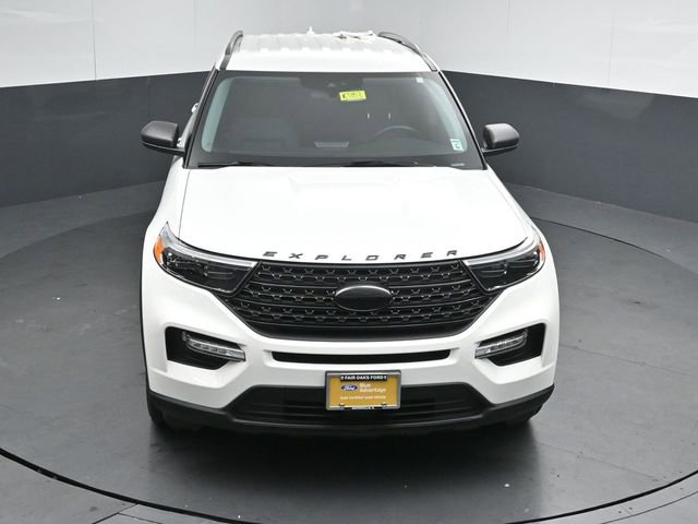 Certified 2022 Ford Explorer XLT w/ Equipment Group 202A AWD/4WD image 46