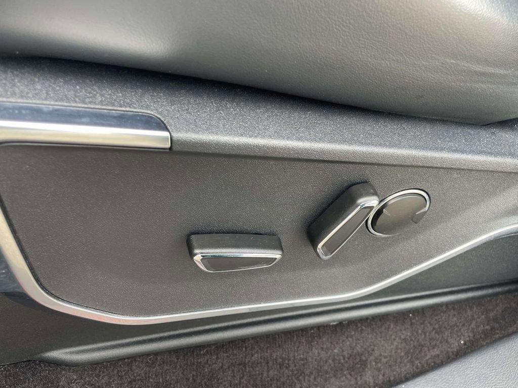 Certified 2022 Ford F150 Raptor w/ Equipment Group 801A High image 22