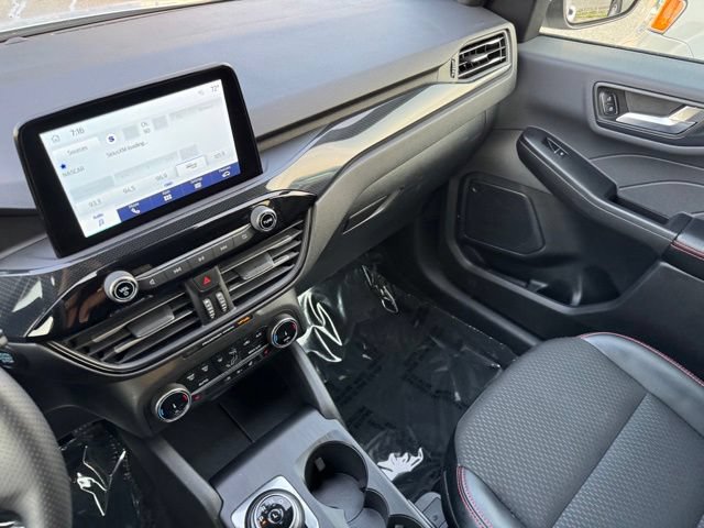 Certified 2025 Ford Escape ST-Line Select AWD/4WD image 28