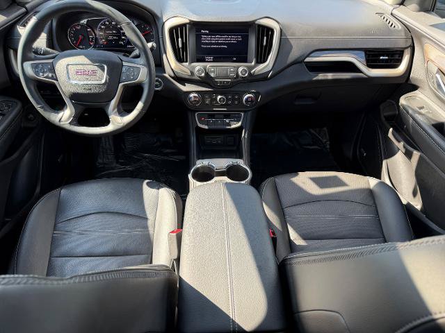 Used 2024 GMC Terrain Denali w/ Denali Premium Package AWD/4WD image 9