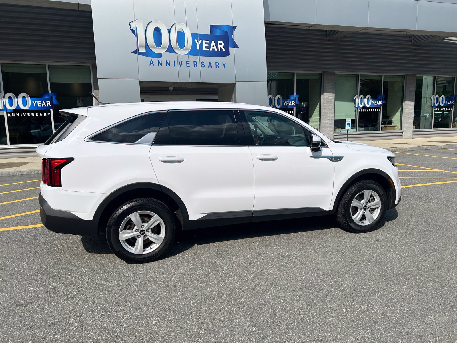Used 2021 Kia Sorento LX AWD/4WD image 10