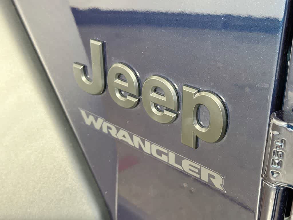 Used 2025 Jeep Wrangler Sport AWD/4WD image 7